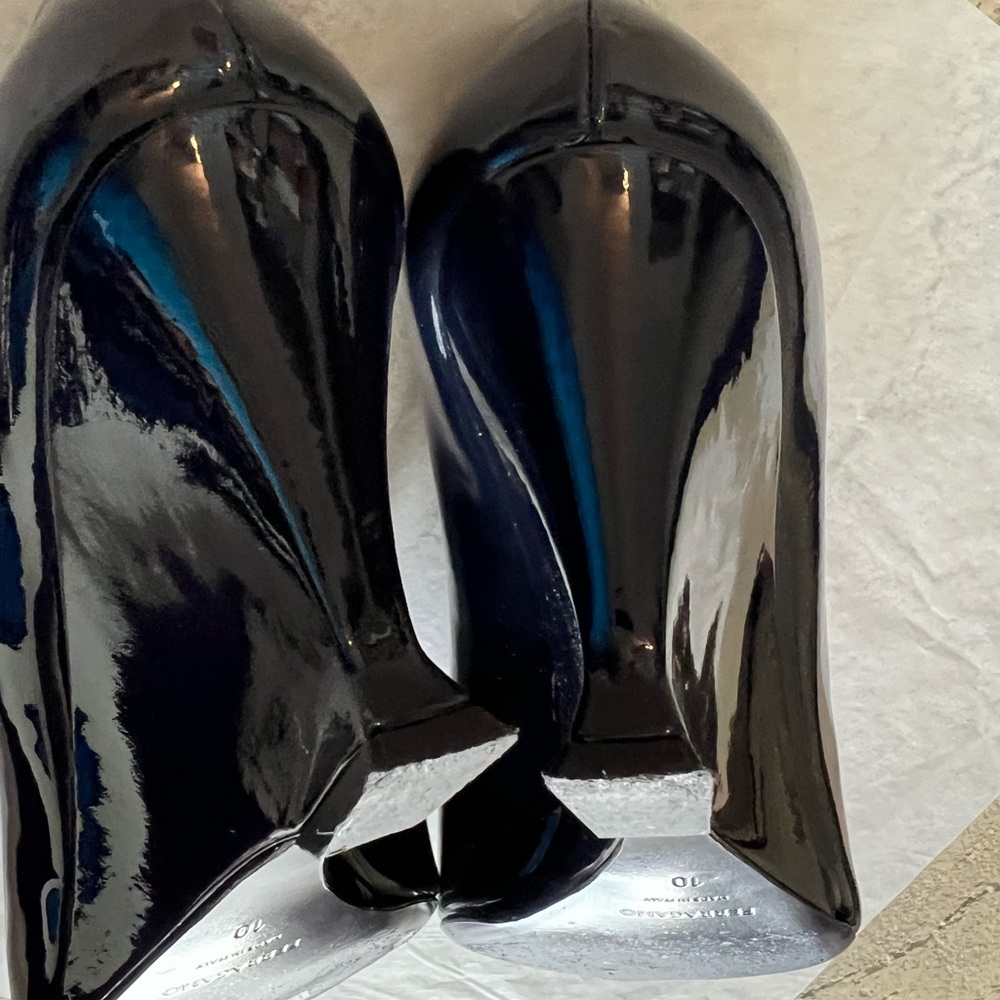 Salvatore Ferragamo Dark Navy Pointed Heels in a size 10 Medium…EUC - Picture 13 of 15